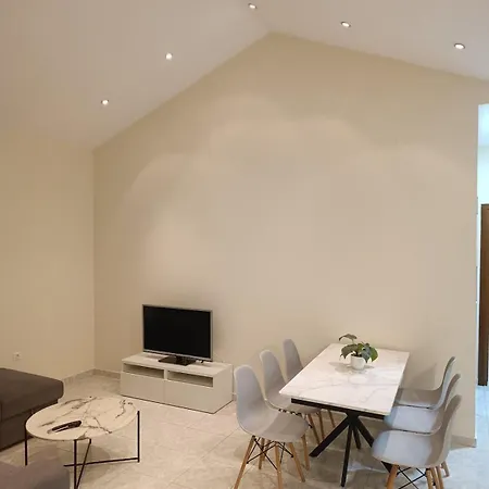 Marianna's House בית נופש Vromerí